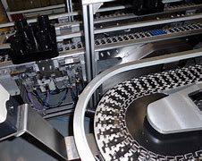 塑料鏈板的高強(qiáng)度與低摩擦系數(shù)特點(diǎn)是什么？